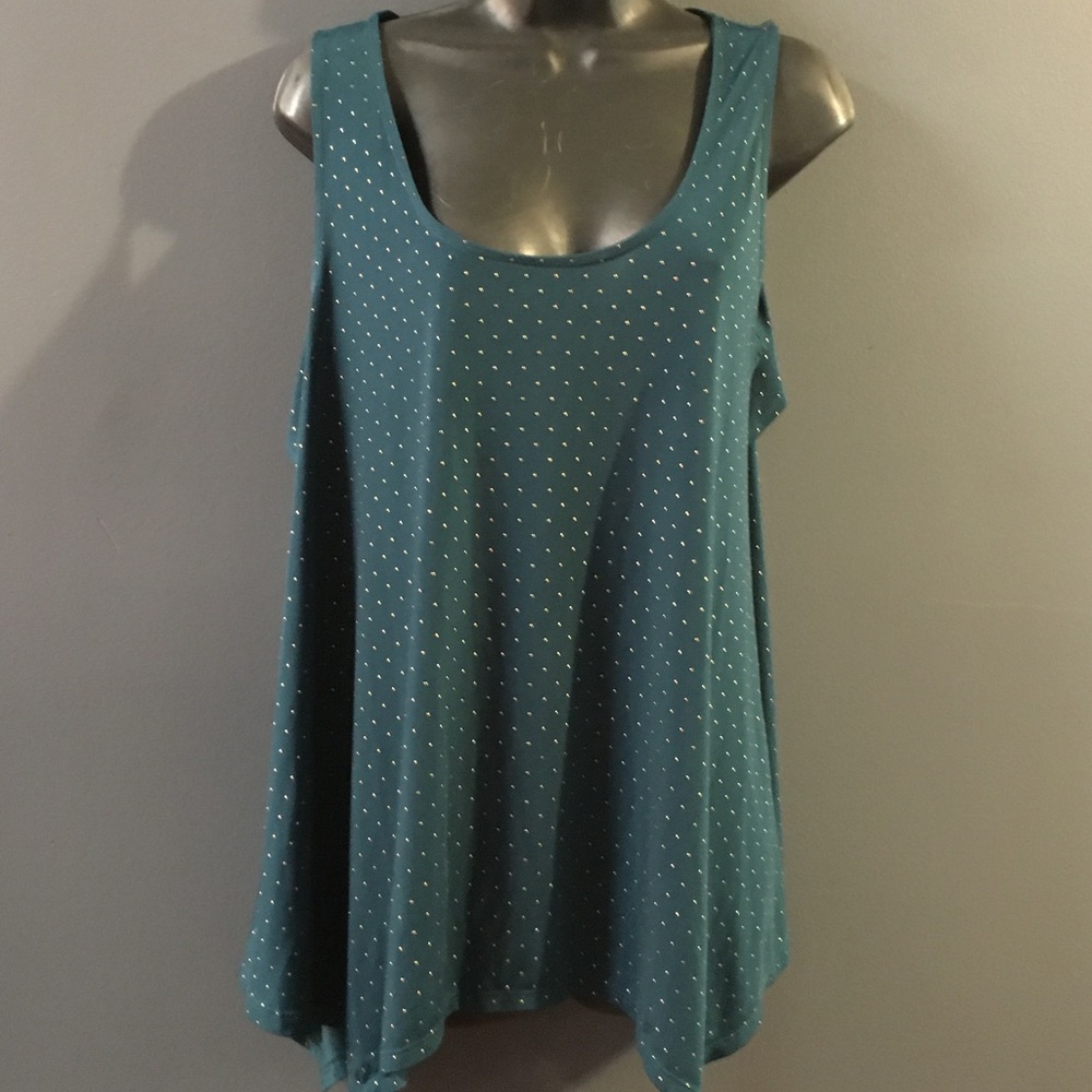 Woman’s top size Large